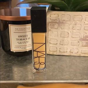 NARS natural radiant foundation